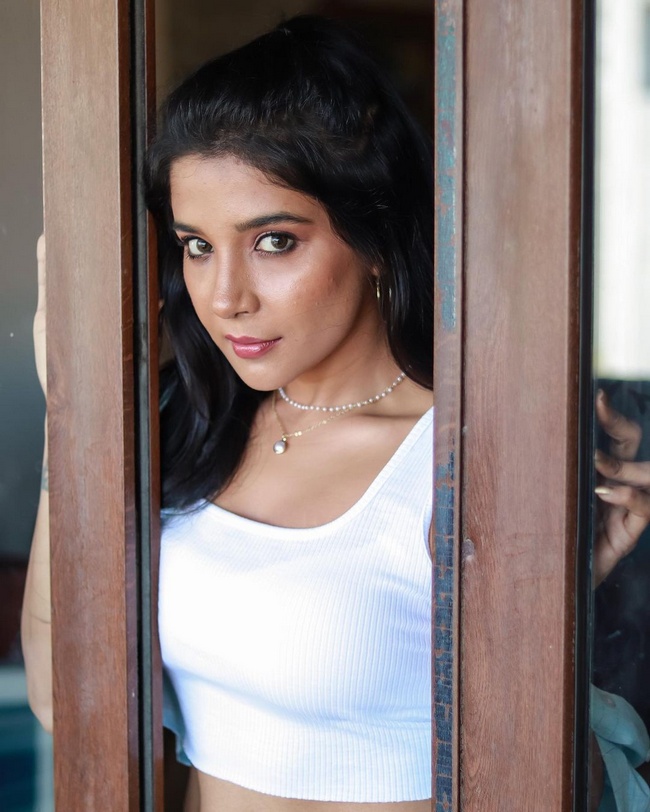 Actress Sakshi New Instagram Photos